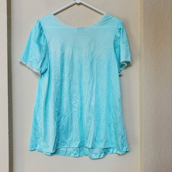 Vanity Fair Short Button Front Robe.  Size Medium - Picture 4 of 6